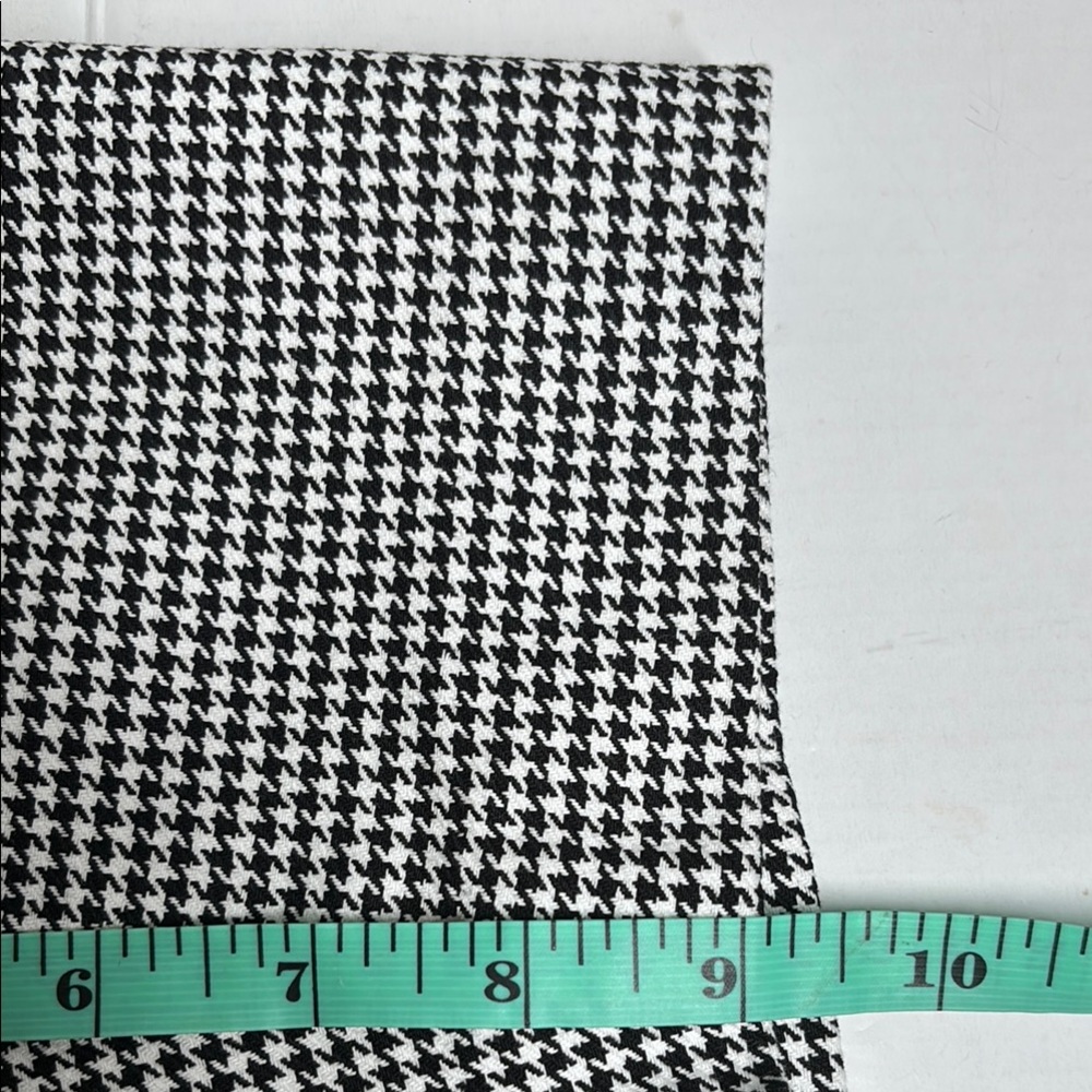 Lauren Ralph Lauren Women's Black and White Herringbone Bermuda Shorts in EUC. - Picture 6 of 9